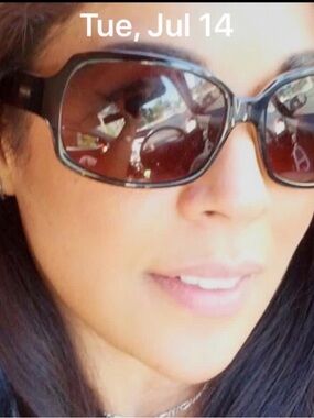 Stylish Black Frame Sunglasses - Women